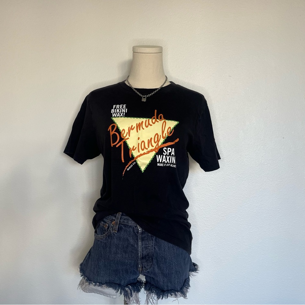 Black Guess Bermuda Triangle T-shirt